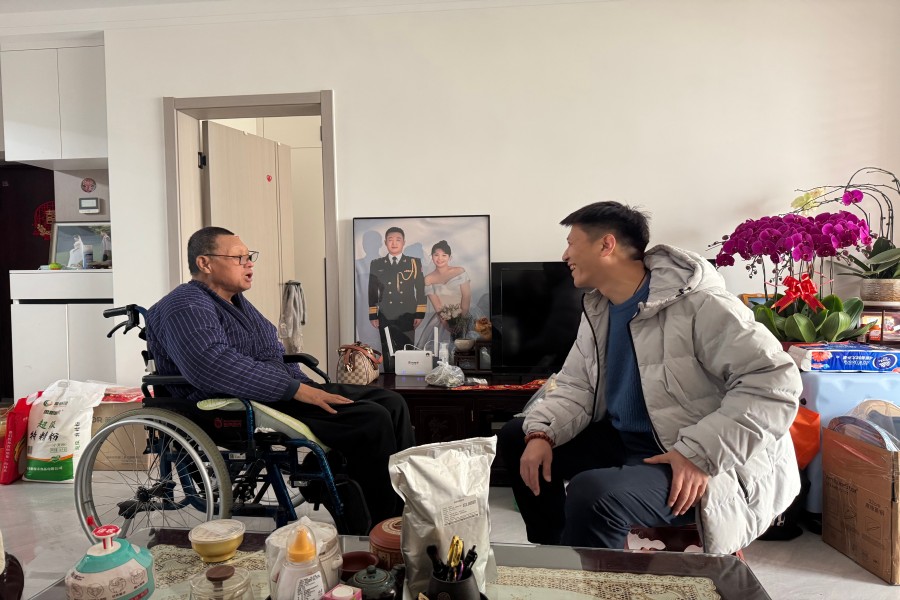 節(jié)前送溫暖 關(guān)懷暖人心——市政集團(tuán)黨總支聯(lián)合工會(huì)分會(huì)組織開(kāi)展春節(jié)前走訪(fǎng)慰問(wèn)困難黨員活動(dòng)